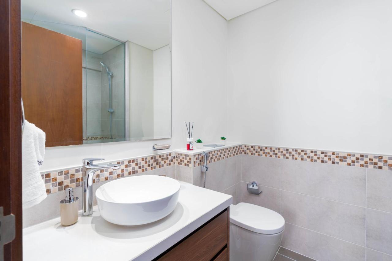 Delightful 2Br Apartment At Reva Residences Dubai Ngoại thất bức ảnh